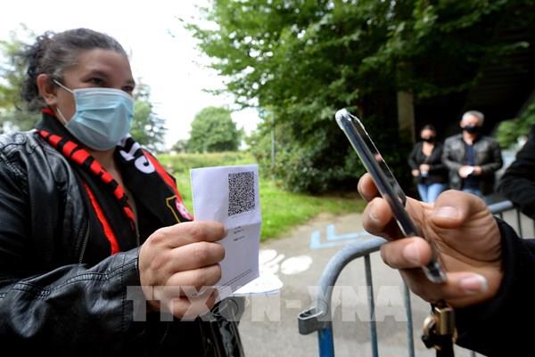 Pháp áp dụng kiểm tra giấy chứng nhận sức khỏe ở nơi quy định