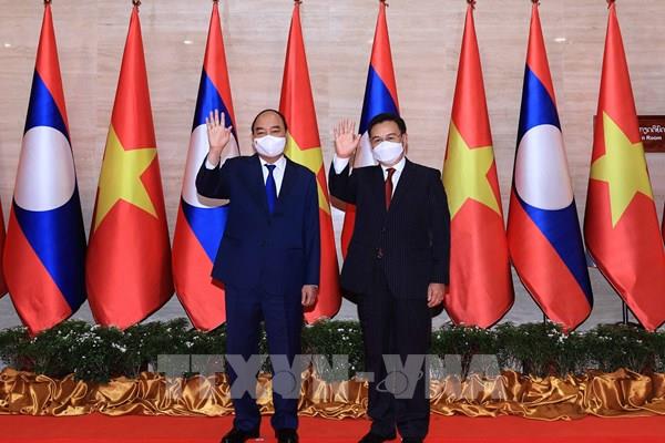 Chủ tịch nước Nguyễn Xuân Phúc hội kiến Chủ tịch Quốc hội Lào