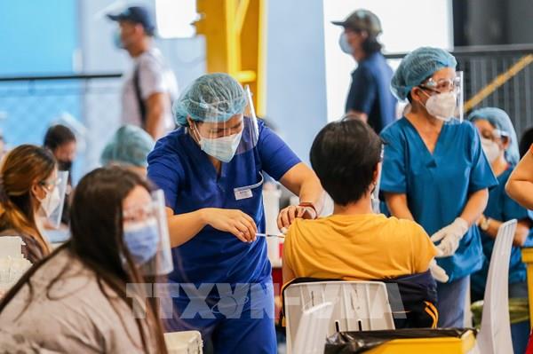 Philippines tăng tốc tiến độ tiêm chủng vaccine ngừa COVID-19 ở thủ đô Manila