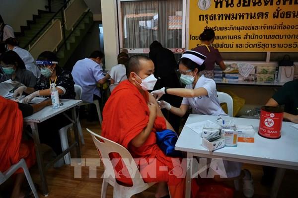 Thái Lan sắp thử nghiệm vaccine ngừa COVID-19 dạng xịt mũi