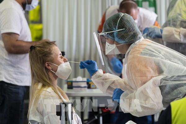 Nỗi lo về làn sóng dịch thứ tư ở Pháp do biến thể Delta