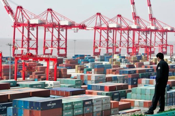 Tắc nghẽn nghiêm trọng tại hai cảng container hàng đầu Trung Quốc