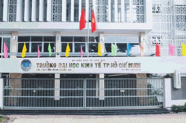 Nhiều trường đại học bổ sung phương thức xét tuyển học sinh diện đặc cách