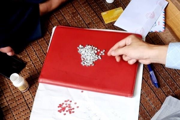 Bắt nhiều đối tượng tàng trữ, vận chuyển trái phép chất ma túy