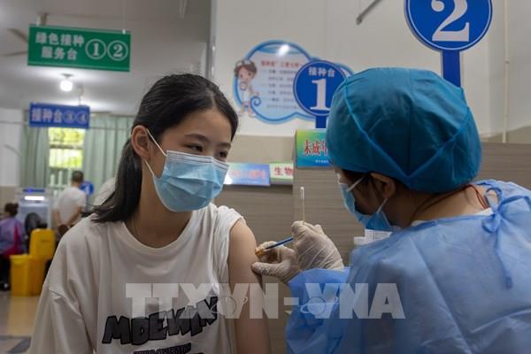 Hơn một nửa dân số Trung Quốc đã tiêm đủ 2 mũi vaccine ngừa COVID-19