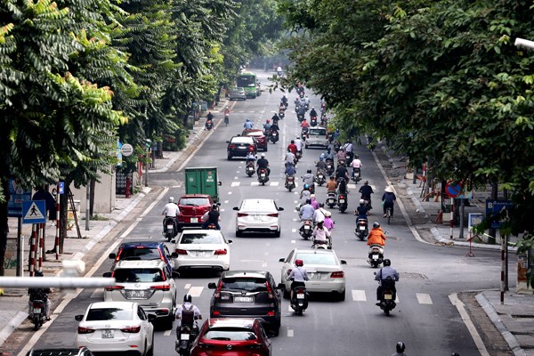 Một số tuyến đường của Hà Nội đông bất thường như đã hết giãn cách