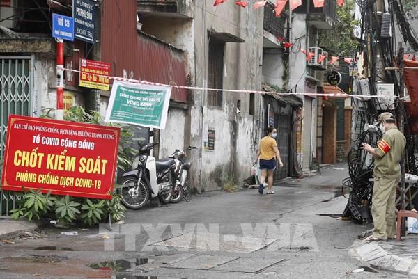 Muôn hình, vạn trạng kiểu chốt kiểm soát dịch COVID-19 thời giãn cách xã hội tại Hà Nội