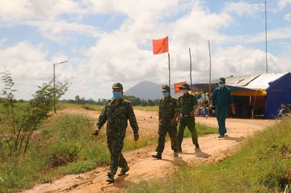 Hà Giang bắt giữ 12 người nhập cảnh trái phép vào địa bàn