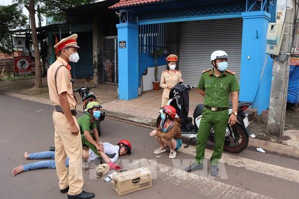 Công an truy đuổi hơn 1km bắt đôi nam nữ chở ma túy đá và hàng trăm viên thuốc lắc