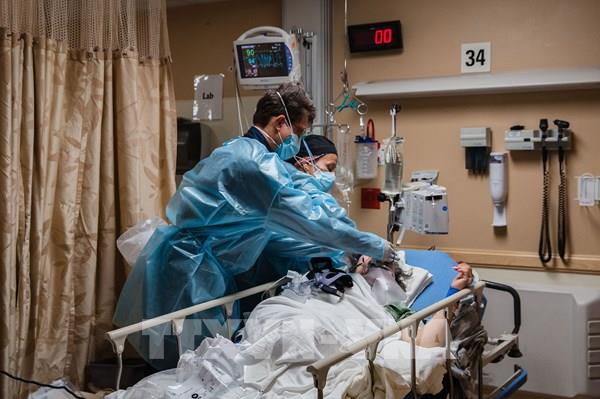 Mỹ: Số trẻ em nhập viện vì COVID-19 tăng kỷ lục