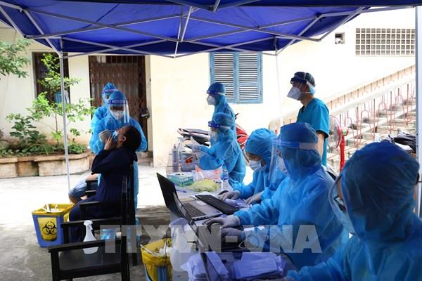 Từ 18/8, Hà Nội xét nghiệm SARS-CoV-2 bằng RT-PCR cho 13 nhóm người nguy cơ cao