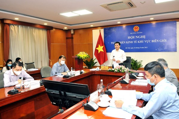 Đề xuất 8 nhóm giải pháp phát triển thương mại biên giới 
