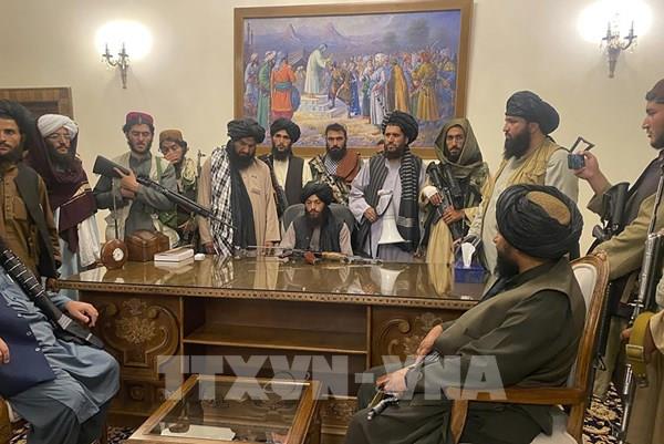 Facebook chặn các tài khoản WhatsApp liên quan đến Taliban