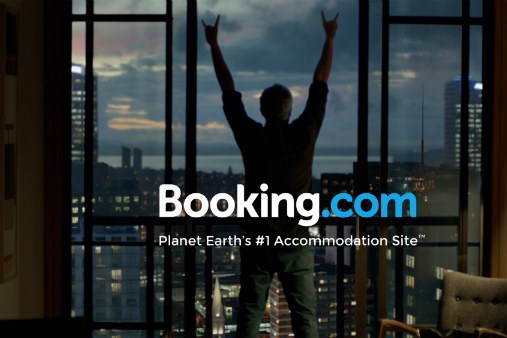 Booking.com - "cánh én" trong mùa COVID-19