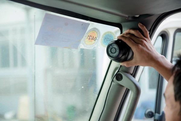 Dịch COVID-19: Lắp camera trên xe khách, xe tải để phòng dịch