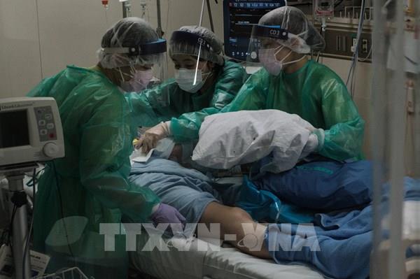 Thêm 7 tỉnh của Nhật Bản áp dụng tình trạng khẩn cấp