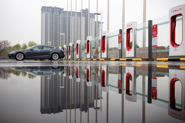 Tesla có kế hoạch mở mạng lưới siêu sạc cho các loại xe điện vào cuối năm 2021