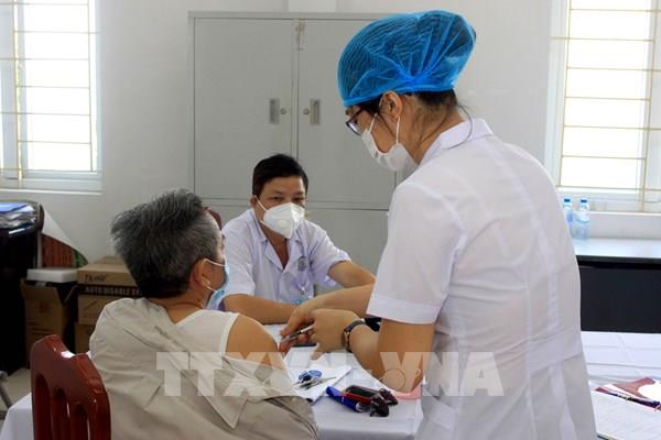 Tiêm thử nghiệm giai đoạn 2 vaccine Covivac tại Thái Bình