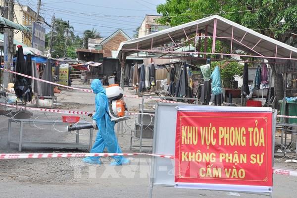 Đình chỉ công tác một giám đốc do thiếu trách nhiệm trong công tác chống dịch COVID-19