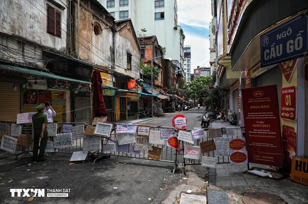 Hà Nội tạm dừng kinh doanh trên một số ngõ, phố quanh chợ Hàng Bè