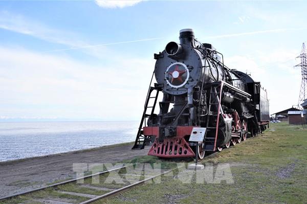 Du lịch đặc biệt bằng tàu hỏa dọc theo hồ Baikal
