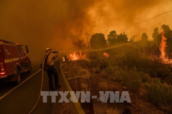 Vụ cháy rừng Caldor tại Mỹ tiếp tục lan rộng