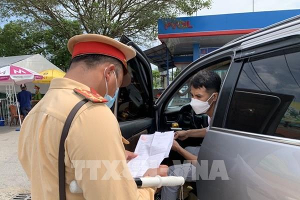 Nhận diện xe “luồng xanh”: Giải quyết ách tắc giao thông tại các cửa ngõ Hà Nội