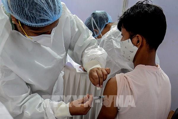 Ấn Độ cân nhắc nối lại xuất khẩu vaccine ngừa COVID-19