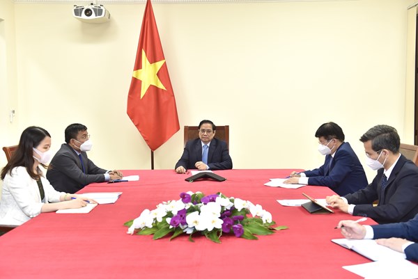 Chủ tịch Pfizer cam kết sẽ nỗ lực đẩy nhanh tiến độ giao vaccine cho Việt Nam