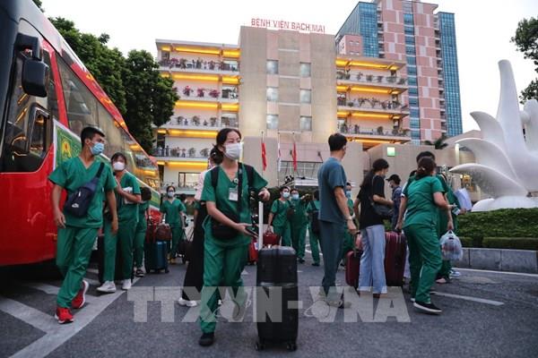 Thêm gần 3.000 nhân lực y tế chi viện Tp Hồ Chí Minh và các tỉnh phía Nam