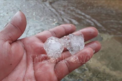 Thành phố Hồ Chí Minh xuất hiện mưa đá bất thường