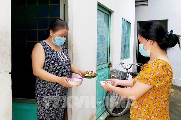 Cần Thơ: Công nhân ở các khu trọ "dìu" nhau qua khó khăn