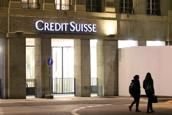 Credit Suisse yêu cầu nhân viên ở Mỹ chưa tiêm vaccine COVID-19 làm việc tại nhà