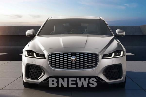 Jaguar phiên bản R-Dynamic Black mới có giá bán từ 3,239 tỷ đồng