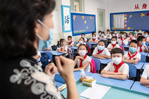 Hướng đi mới của các công ty giáo dục ở Trung Quốc sau lệnh cấm dạy thêm