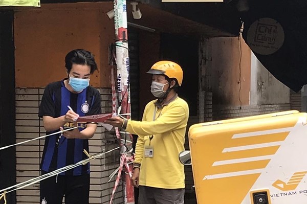 Bưu điện Tp. Hồ Chí Minh tiếp nhận hồ sơ giải quyết thủ tục hành chính tại nhà  