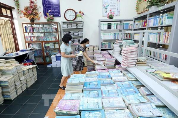 Tham mưu bổ sung sách giáo khoa vào mặt hàng thiết yếu, tạo điều kiện vận chuyển