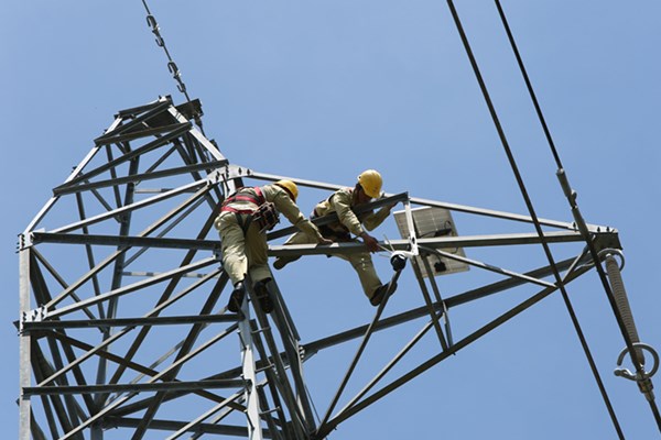 Trang bị công nghệ nâng cao hiệu quả vận hành lưới truyền tải điện