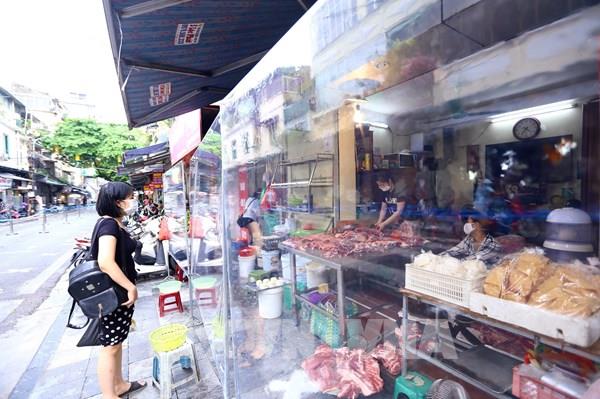 Chợ hàng Bè nổi tiếng Hà Nội mở cửa trở lại với diện mạo mới