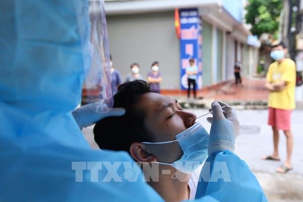 Hà Nội xét nghiệm COVID-19 cho toàn bộ người dân phường Giáp Bát