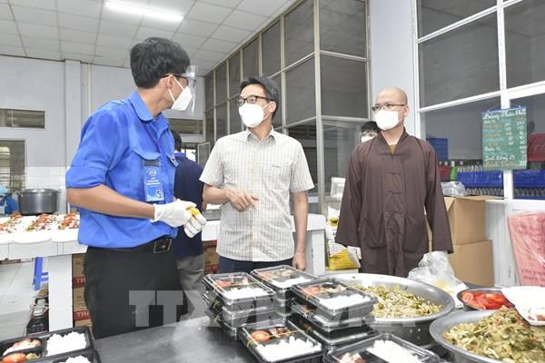 Tp Hồ Chí Minh xét nghiệm COVID-19 hàng ngày cho lao động cung ứng hàng hóa