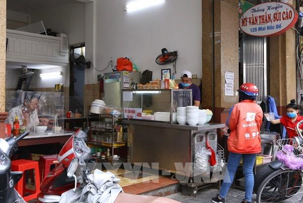 Nhân viên phục vụ quán ăn có thuộc đối tượng được hỗ trợ?