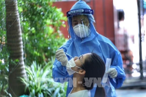 Xét nghiệm COVID-19 diện rộng cho cư dân phường Khâm Thiên