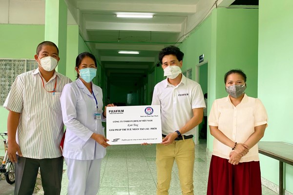Fujifilm Việt Nam trao tặng giải pháp trí tuệ nhân tạo phổi cho các bệnh viện điều trị COVID-19  ﻿