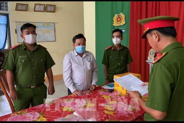Bắt tạm giam nguyên Chủ tịch UBND xã làm thất thoát kinh phí xây dựng nông thôn mới