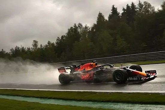 Chặng đua Công thức 1 ở Bỉ đi vào lịch sử là cuộc đua ngắn nhất thế giới