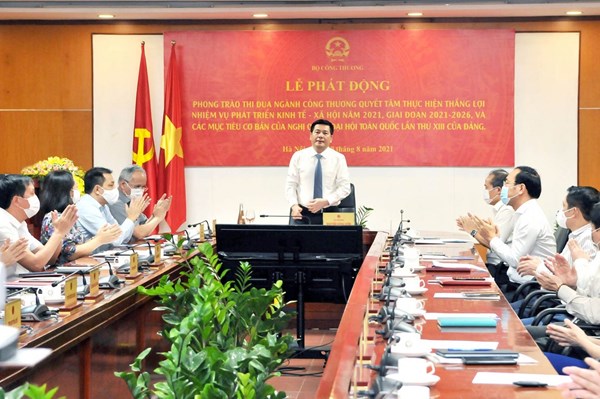 Ngành công thương phát động thi đua “lấy tốc độ bù thời gian”