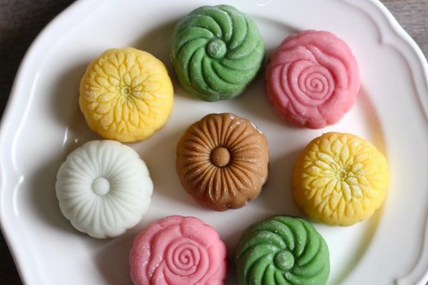 Cách làm đơn giản bánh dẻo lạnh nhân trà xanh cho Trung thu