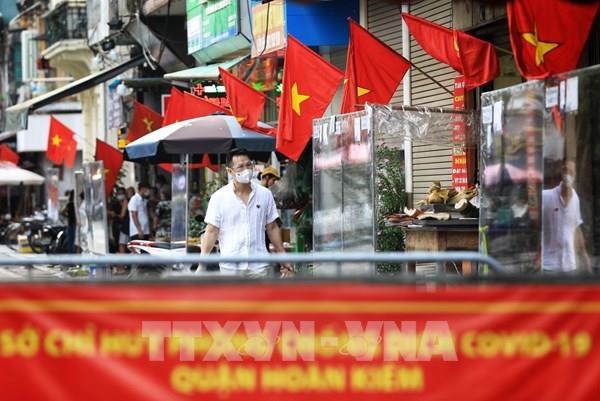 Hình ảnh Thủ đô rực đỏ sắc cờ mừng 76 năm Quốc khánh 2/9