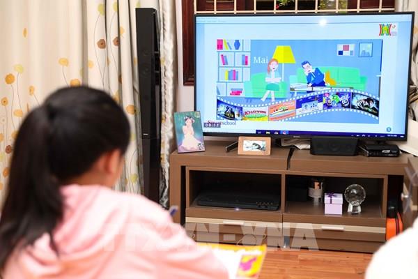 Dạy học trên truyền hình đối với đối tượng học sinh lớp 1 và lớp 2